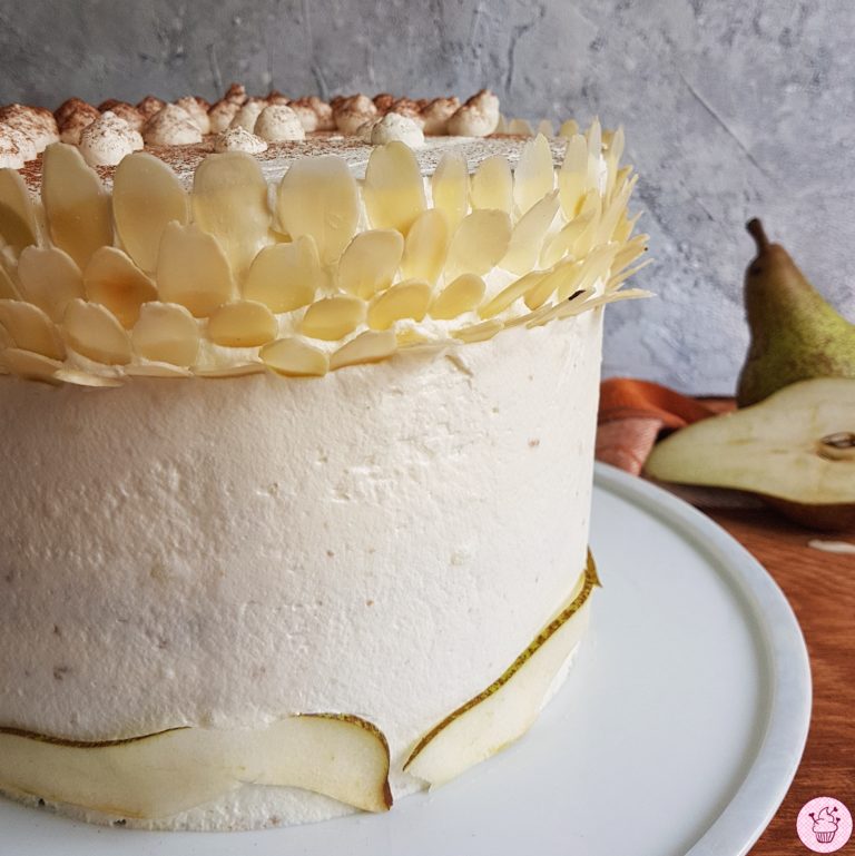 Schoko-Beerentorte mit Sahnecreme – Sahnehäubchen