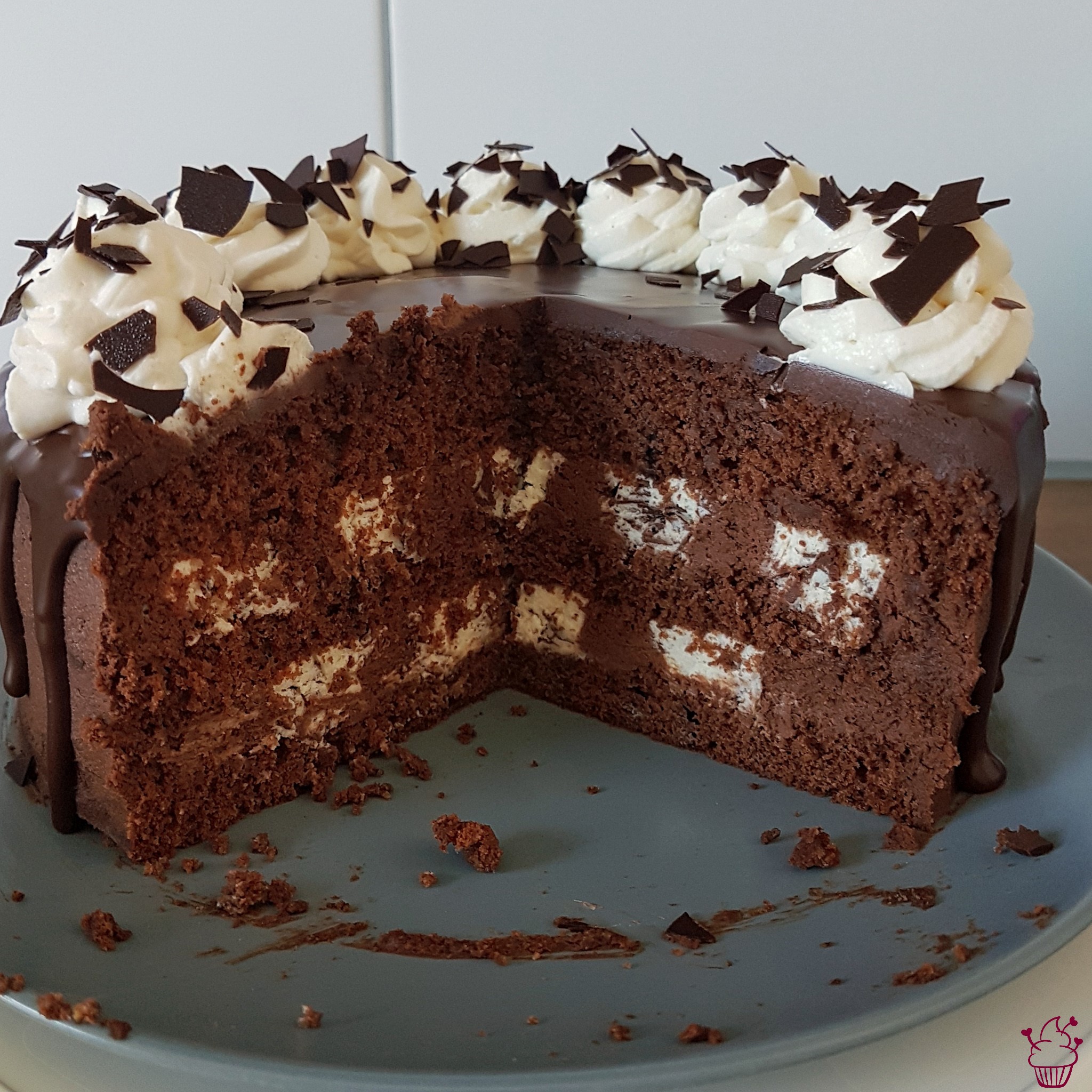 Schoko-Stracciatella-Torte – Sahnehäubchen