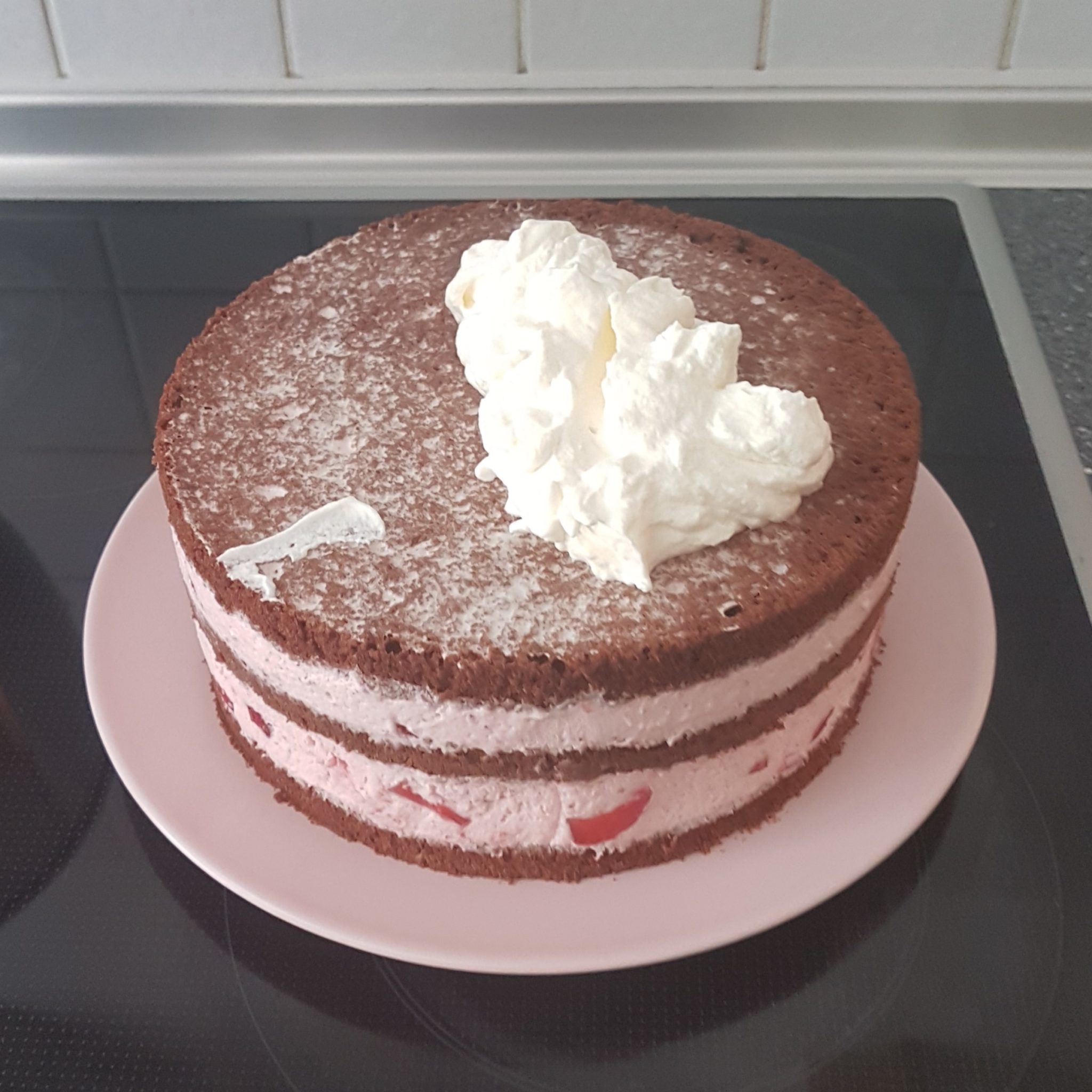 Erdbeer Yogurette Torte Sahnehäubchen 4906