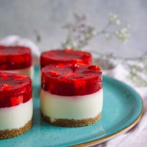 Read more about the article No Bake Erdbeer-Joghurt-Törtchen