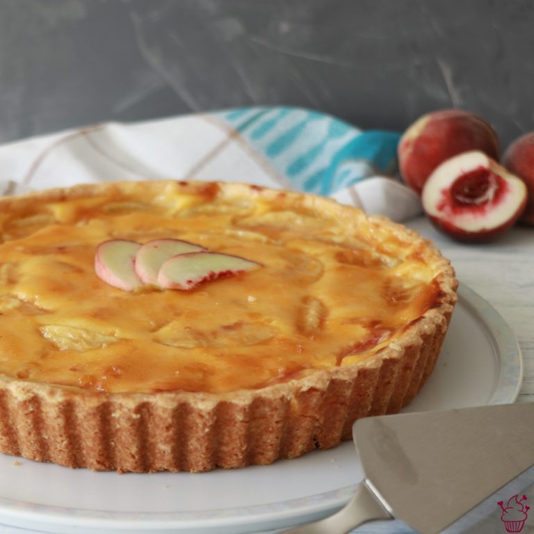 Kirsch-Streusel-Tarte – Sahnehäubchen